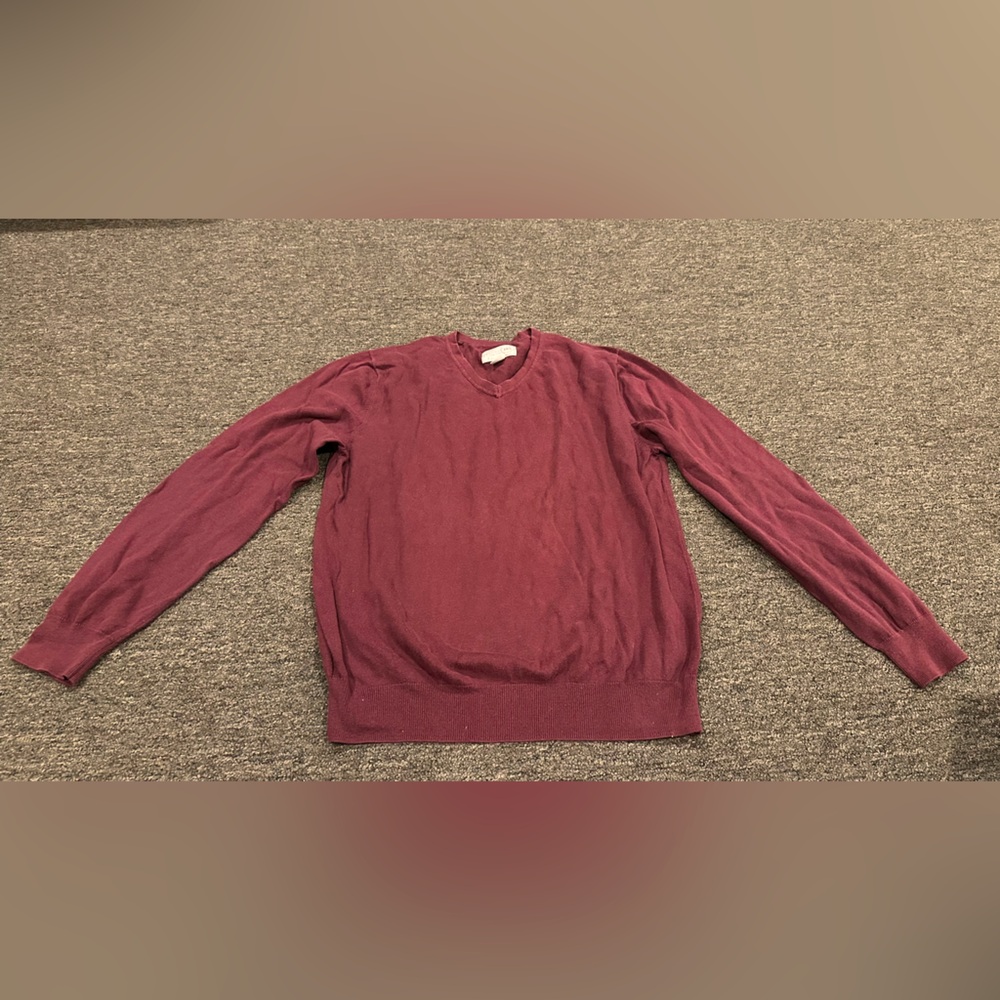 EUC Article 365 Sz M Burgundy V-Neck Sweater